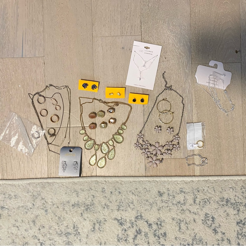 3/$10 🌸 Jewelry Bundle